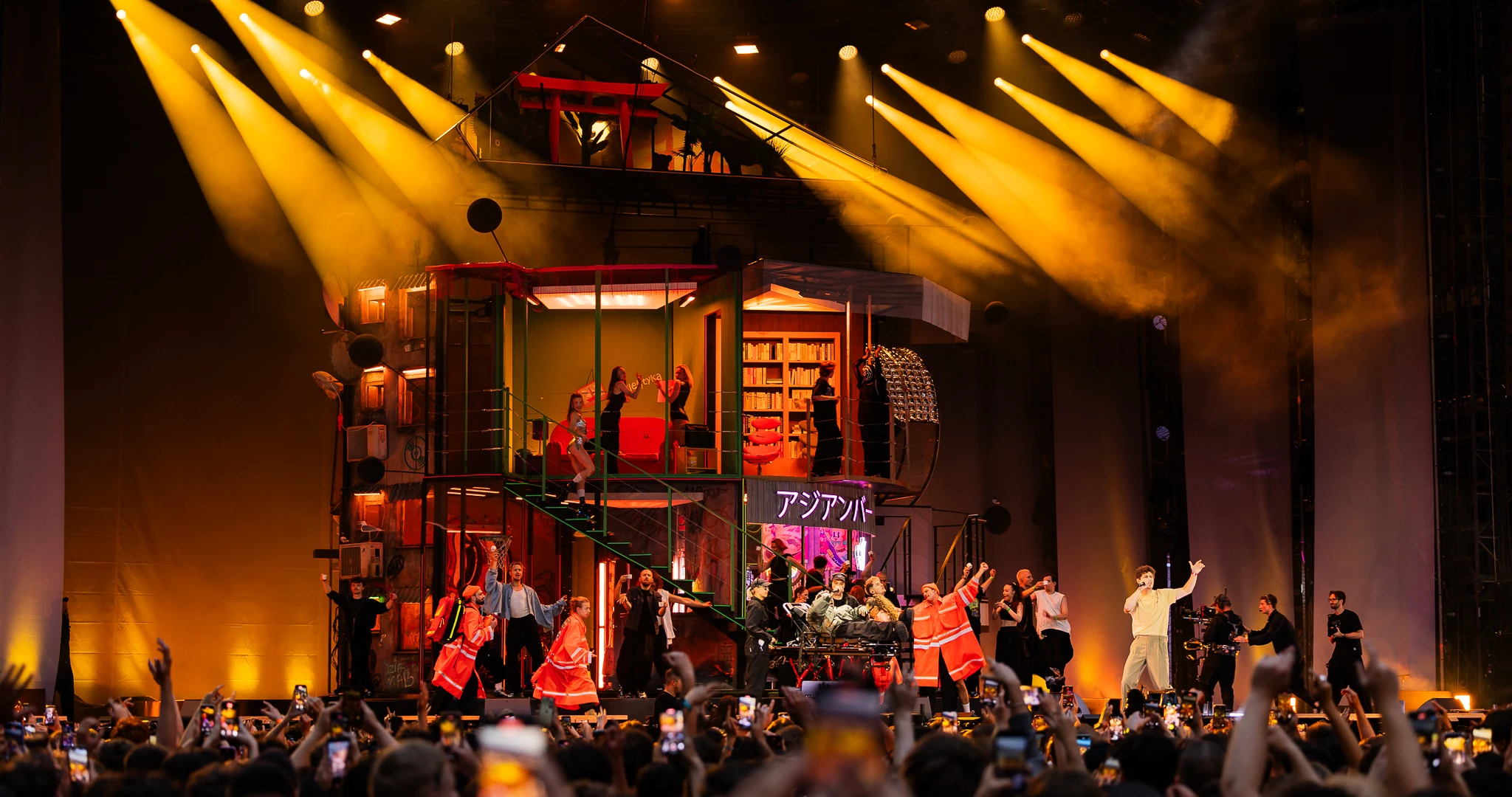 Green Beam Design - Quebonafide | Akt II | Ostatni Koncert