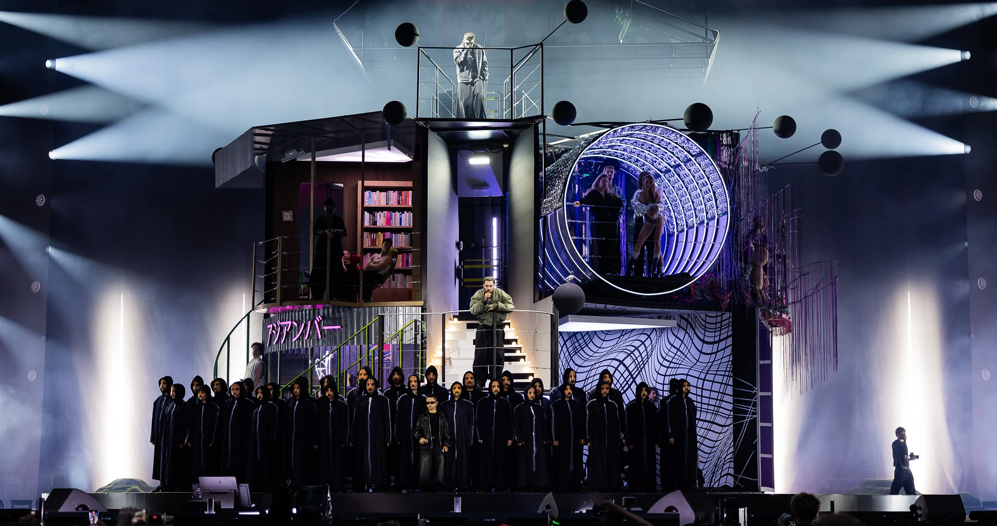 Green Beam Design - Quebonafide | Akt II | Ostatni Koncert